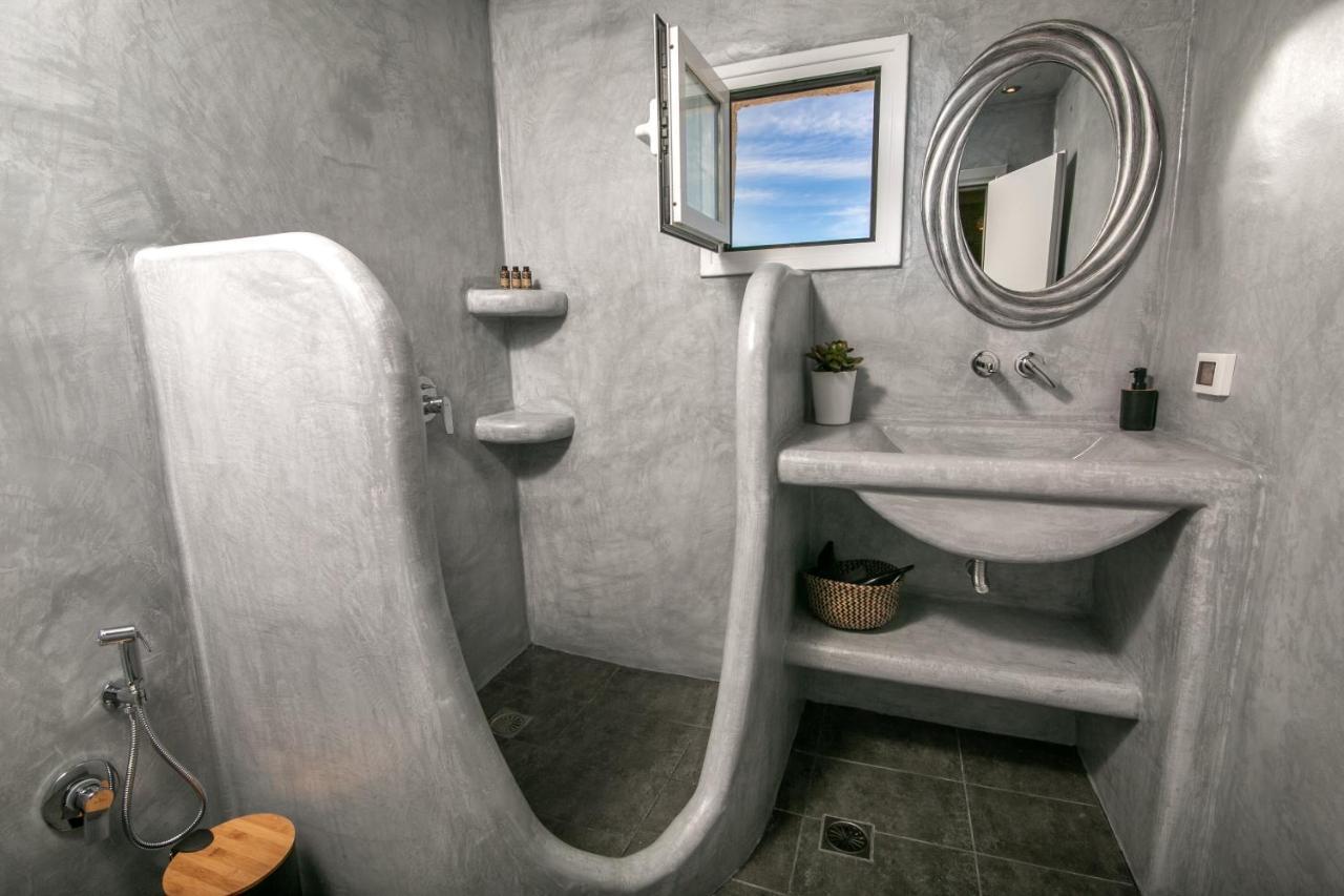 Sensia Luxury Studio With Hot Tub Oía Dış mekan fotoğraf