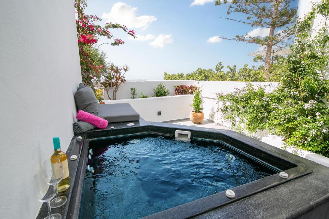 Sensia Luxury Studio With Hot Tub Oía Dış mekan fotoğraf